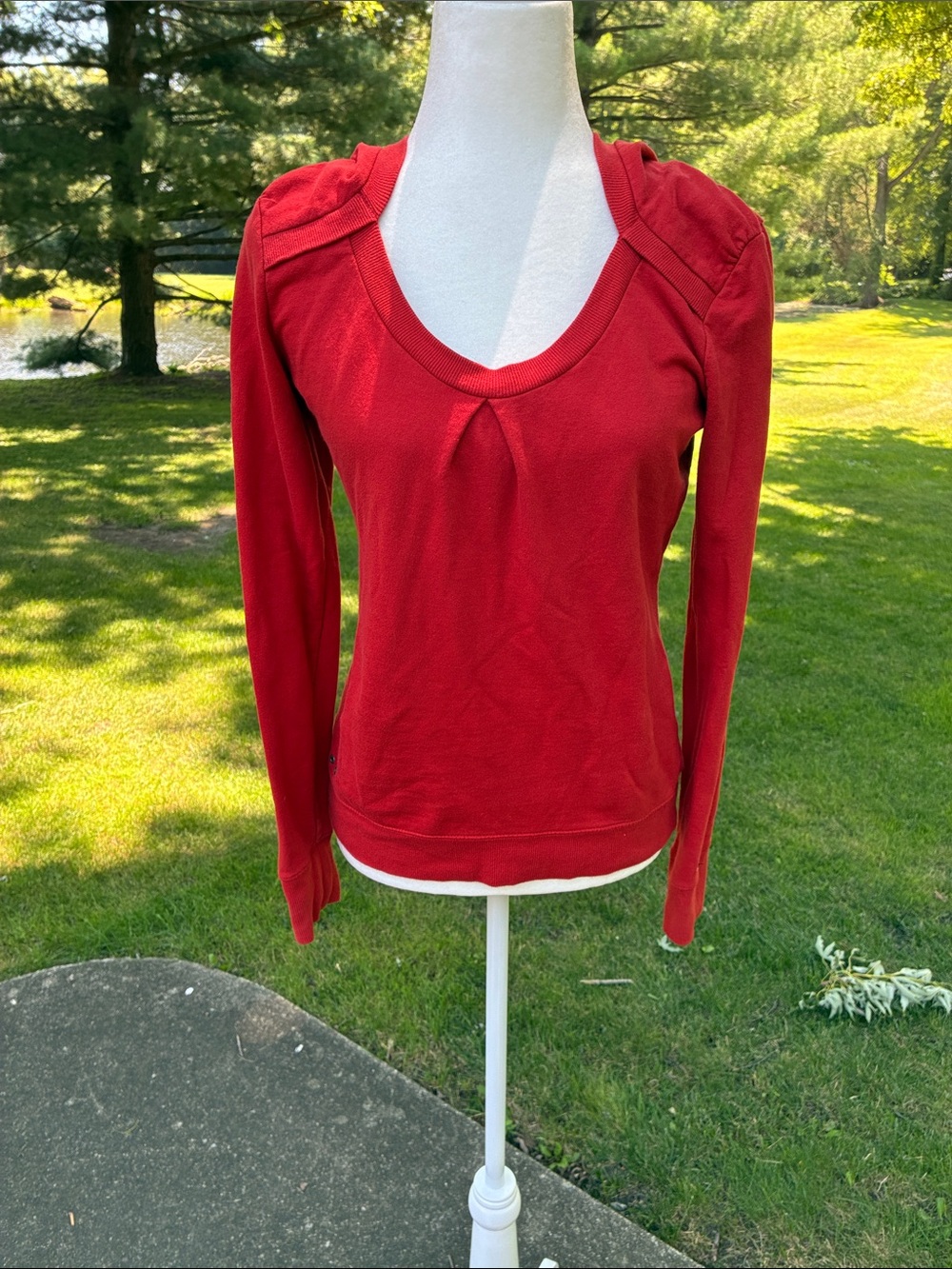 CONVERSE - Women's Red Hooded Scoop Neck Long-Sleeve Top